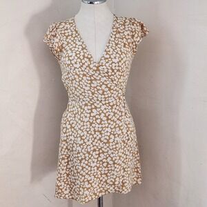 Aerie Wrap Dress Floral Print Yellow White Short Sleeve V Neck Women's Small